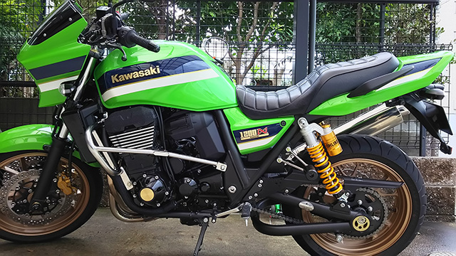 ZRX1200daeg アンコ抜きカスタムシート