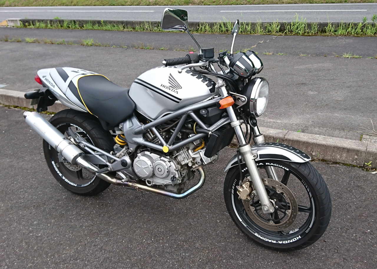 ホンダ VTR250 シート